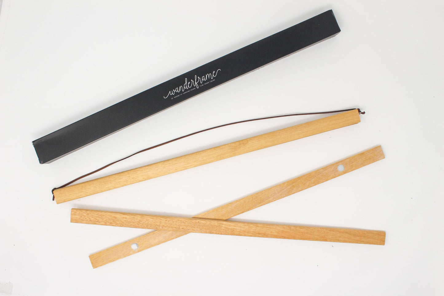 wooden_poster_hanger_tools